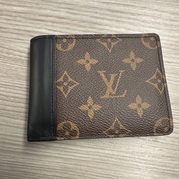 Louis Vuitton Men's Multiple Wallet - Picture 1 of 9